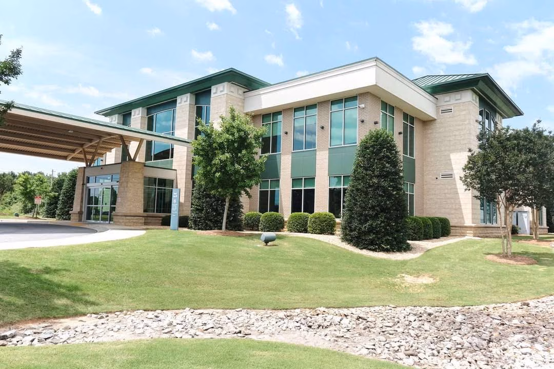 Outside of the Upson Barnesville Medical Building